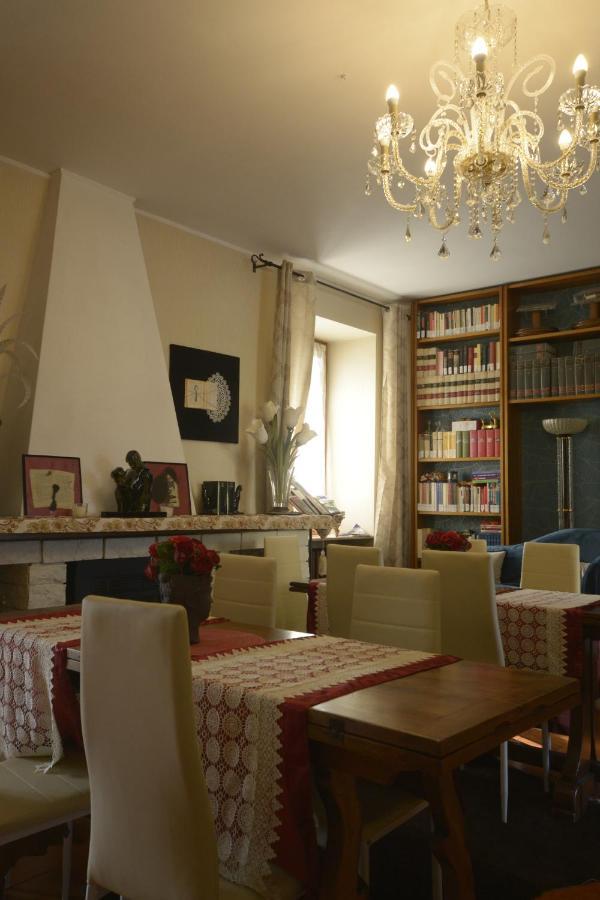 Villa Marisa Pavia Bagian luar foto