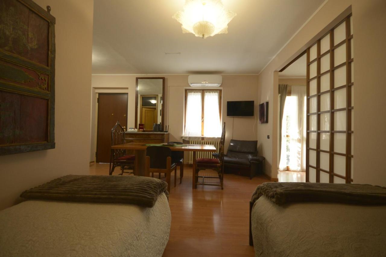 Villa Marisa Pavia Bagian luar foto